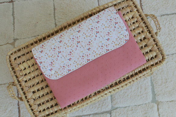 Muda Fraldas Portátil Com Bolsos | Plumeti Rosa Flores I