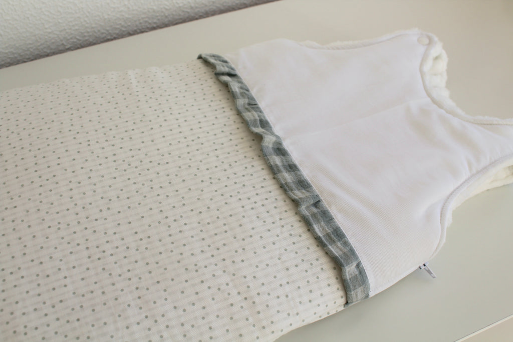 Saco de Dormir Polar | Branco Pintas Verdes