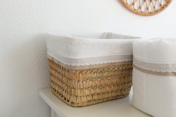 Cesto em palma 27x22 | Plumeti Branco e Bege