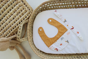 Babete + Prende Chupeta Amarelo Animais