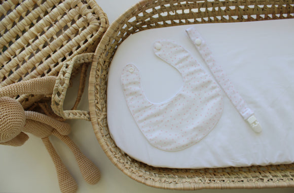 Babete + Prende Chupeta Branco Pintas Rosa