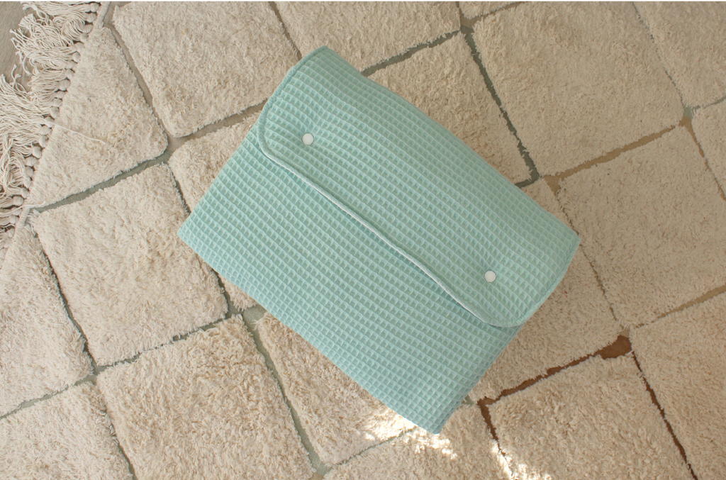 Muda Fraldas Portátil Com Bolsos | Waffle Verde