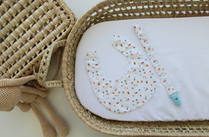 Babete + Prende Chupeta Pintas Coloridas